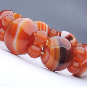 Avika Carnelian Broad Cabochon and Bead Bracelet (Pack of 1Pc)