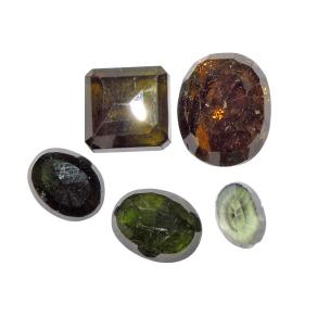 Avika Natural Green Tourmaline C Grade Loose Gemstone(Pack of 1 Pc.)