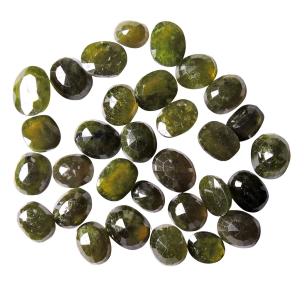 Avika Natural Peridot B Grade Oval Loose Gemstone(Pack of 1 Pc.)