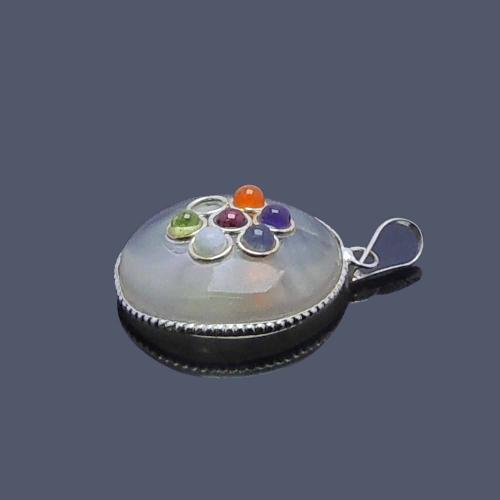 Avika Natural Energized 7 chakra Clear Quartz Round Pendant (Pack of 1 pc)
