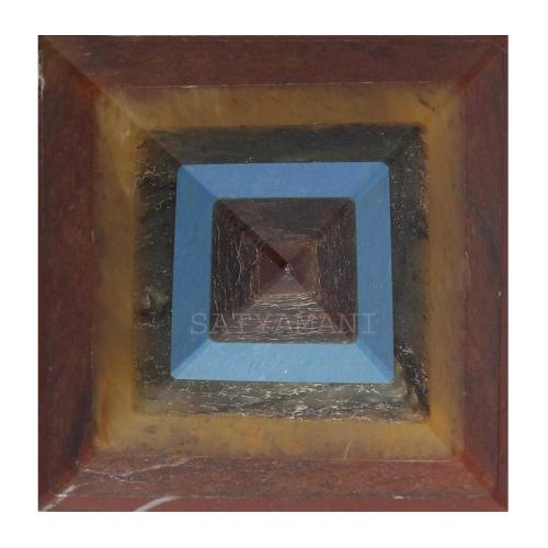 Avika Natural Seven Chakra Pyramid 40 mm.